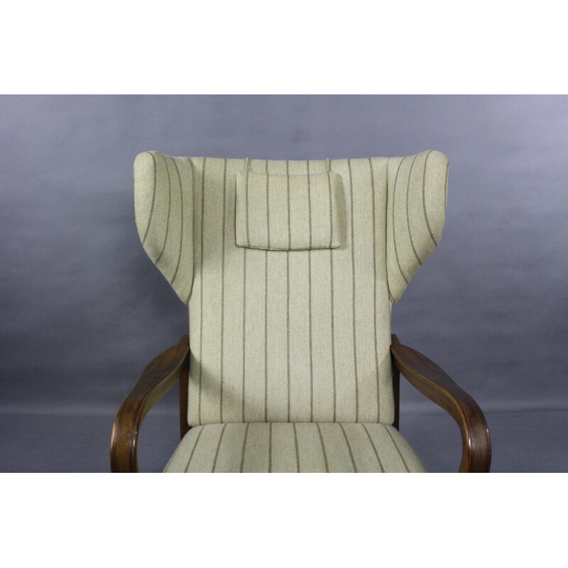 Vintage Wing chair in beige fabric