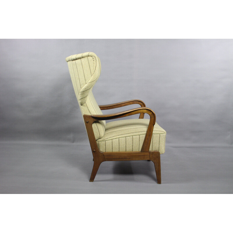 Vintage Wing chair in beige fabric