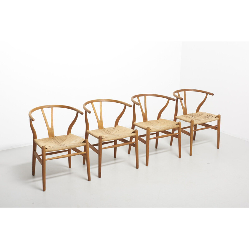 Set of 4 vintage dining chairs Wishbone model CH24 in oak by Hans J Wegner for Carl Hansen 1997