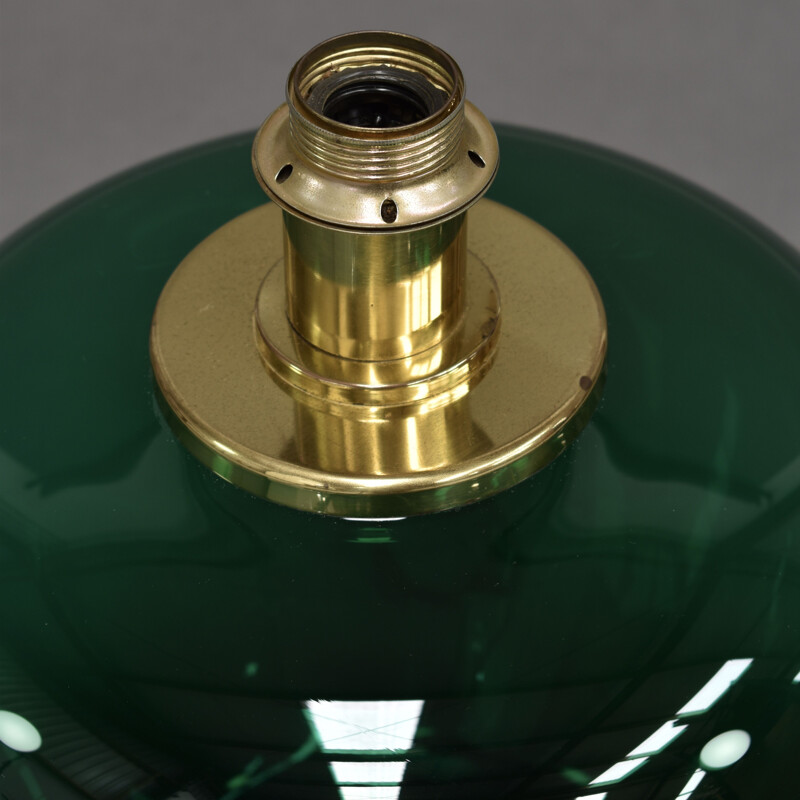 Vintage italian table lamp in emerlad green glass and brass 1970s