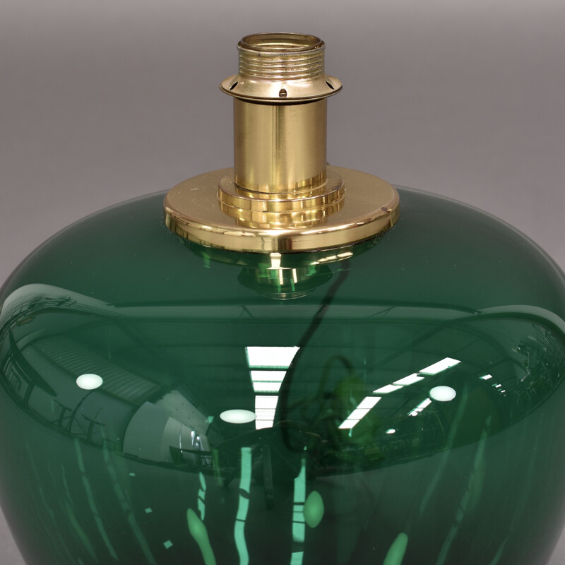 Vintage italian table lamp in emerlad green glass and brass 1970s