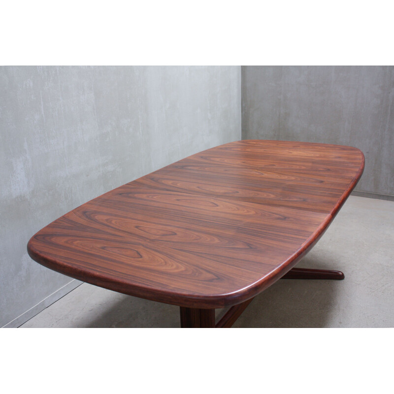 Table vintage ovale pour Rasmus en bois de palissandre des années 1960