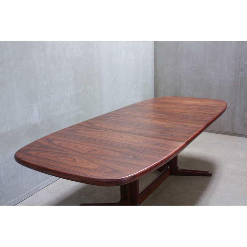Table vintage ovale pour Rasmus en bois de palissandre des années 1960