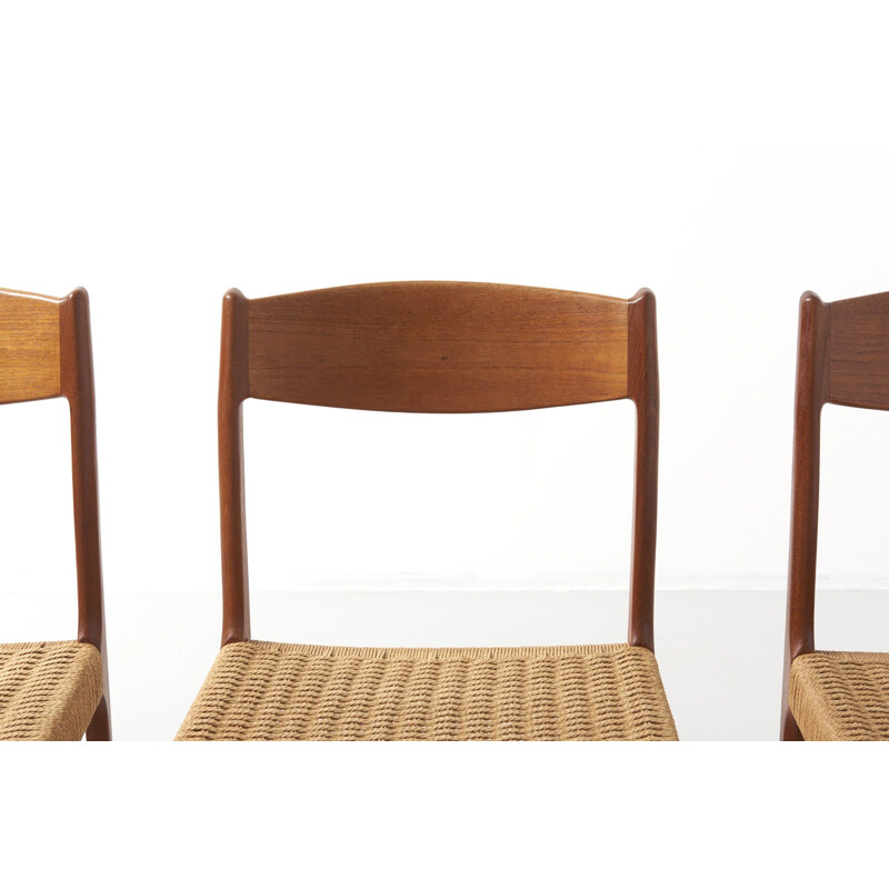 Set of 4 vintage chairs for Glyngore Stolefabrik in teakwood and papercord 1950s