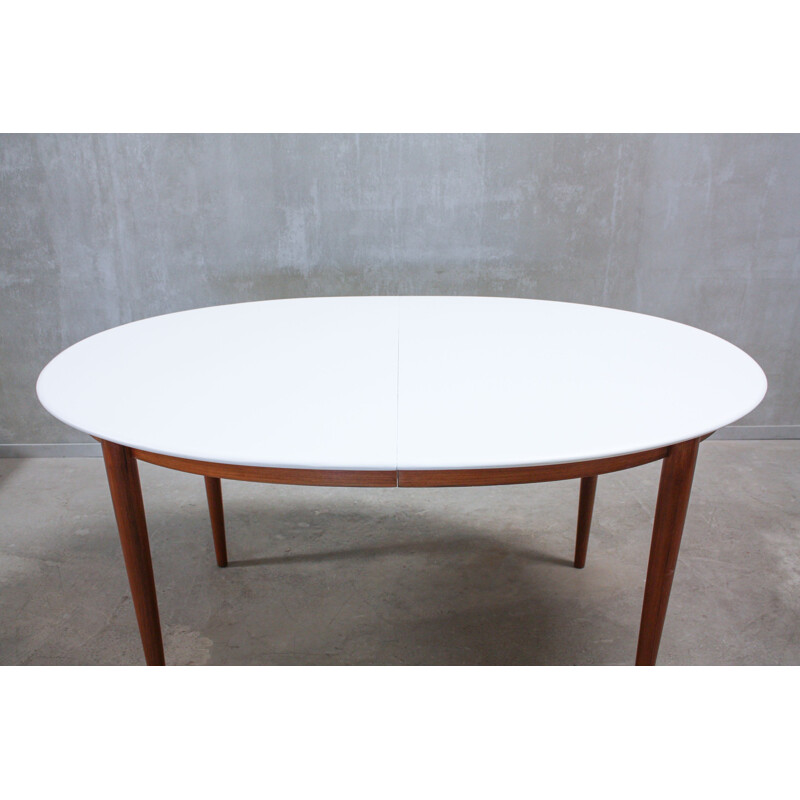 Table ovale vintage en teck avec plateau blanc