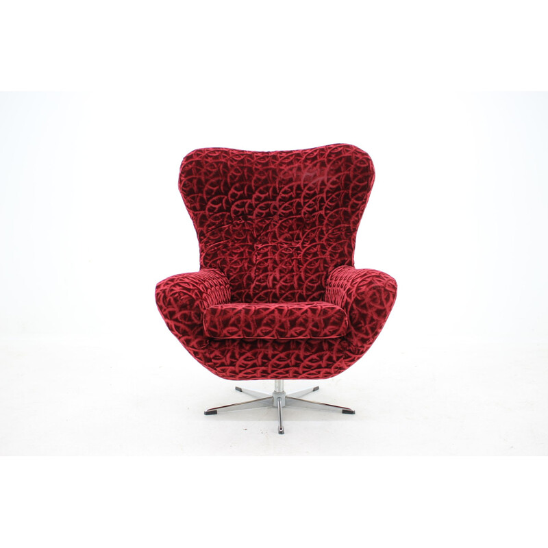 Vintage red swivel armchair 1980