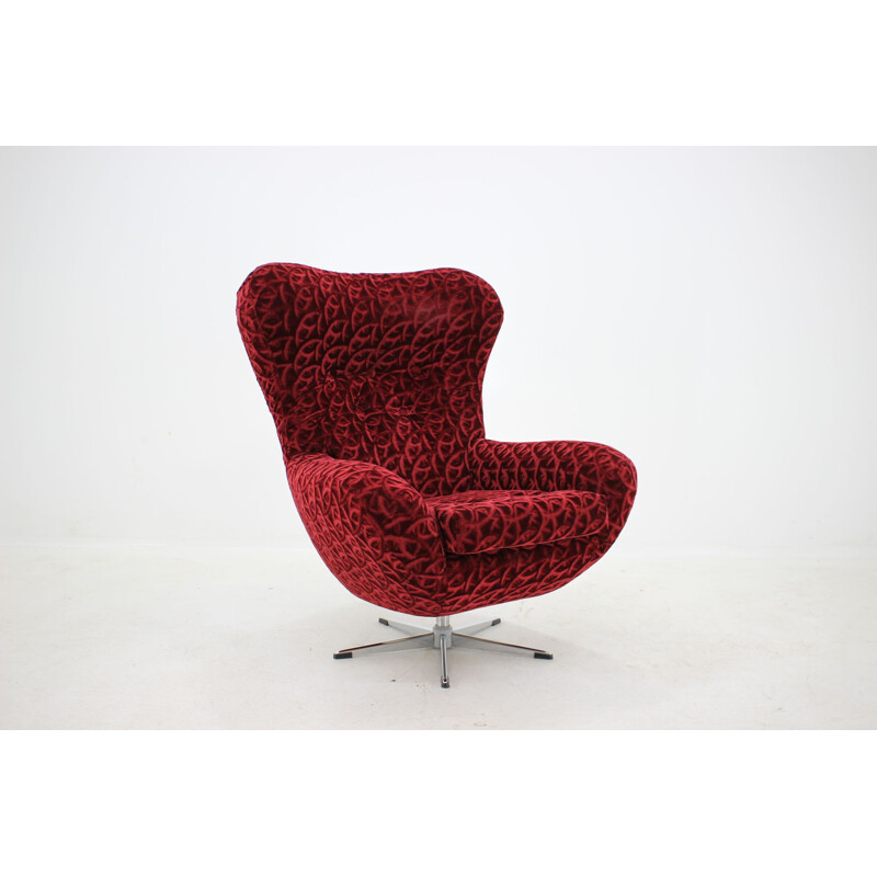 Vintage red swivel armchair 1980