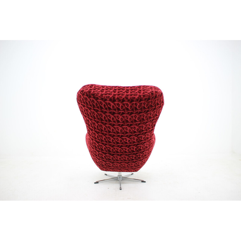 Vintage red swivel armchair 1980