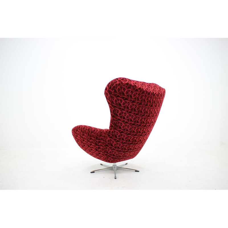 Vintage red swivel armchair 1980