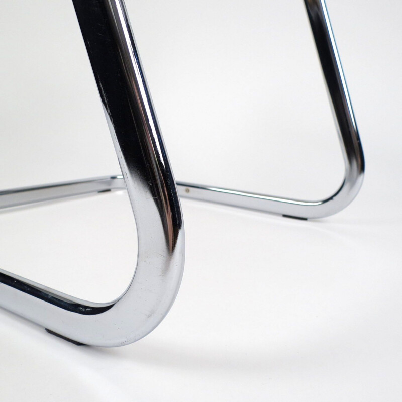 Suite de 4 chaises Cantilever vintage en métal chromé
