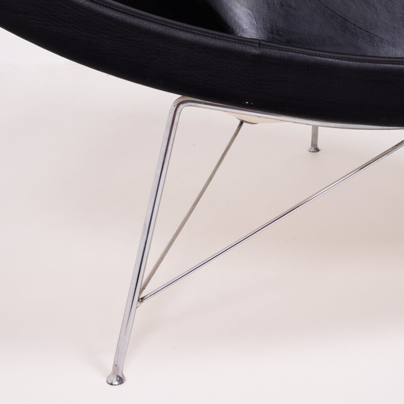Coconut chair in black leather by George Nelson for Vitra