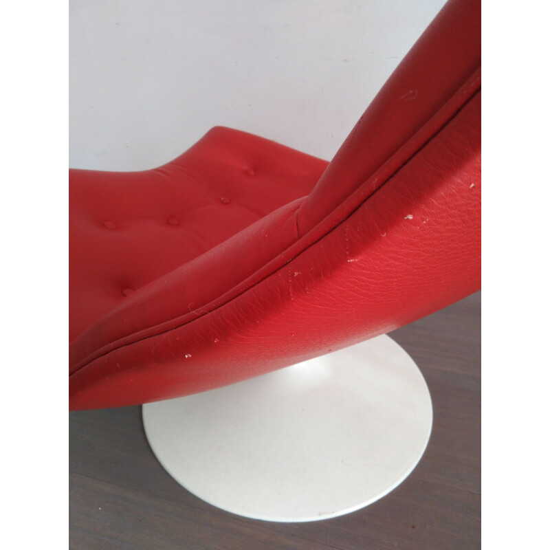 Vintage F511 lounge chair for Artifort in red leather and plastic 1960s