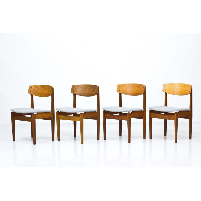 Set of 4 dining chairs in oak by Jørgen Baekmark for FDB, model 78