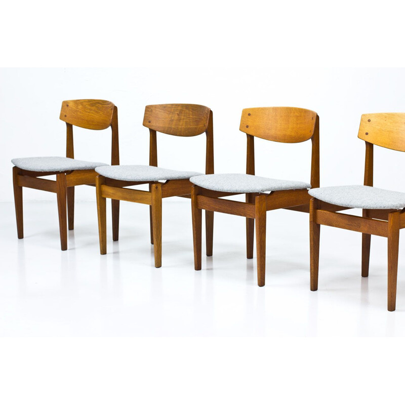 Set of 4 dining chairs in oak by Jørgen Baekmark for FDB, model 78