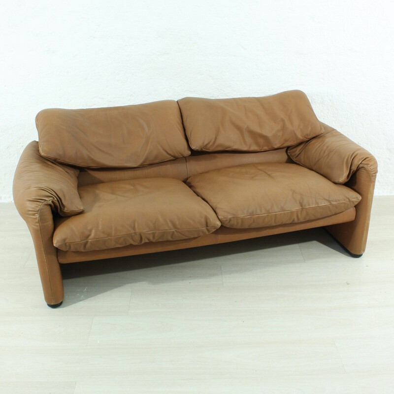 Vintage Maralunga sofa by Vico Magistretti for Cassina in brown leather 1970s