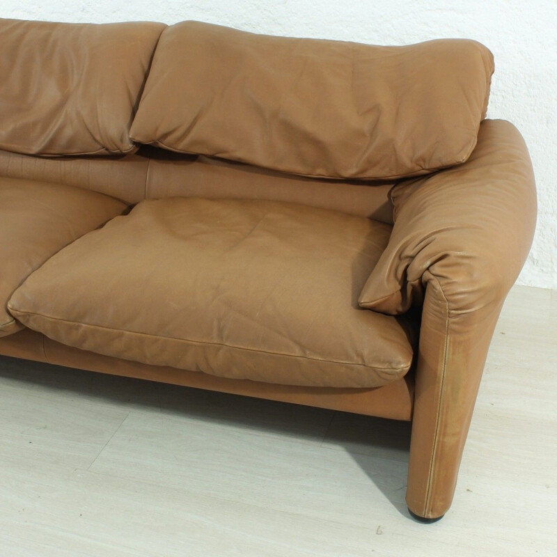 Vintage Maralunga sofa by Vico Magistretti for Cassina in brown leather 1970s