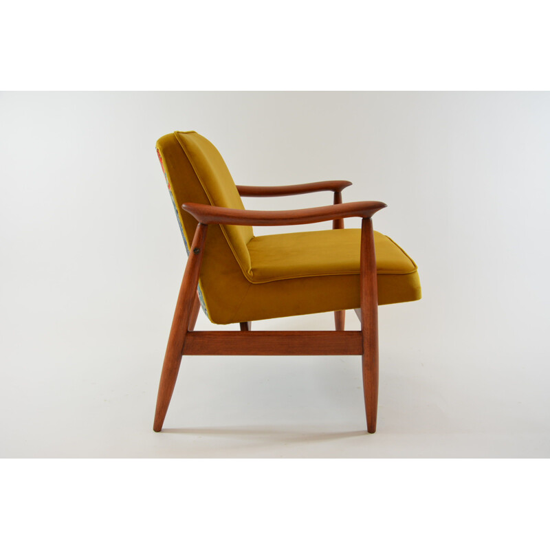 Vintage armchair in yellow velvet and wood 1960