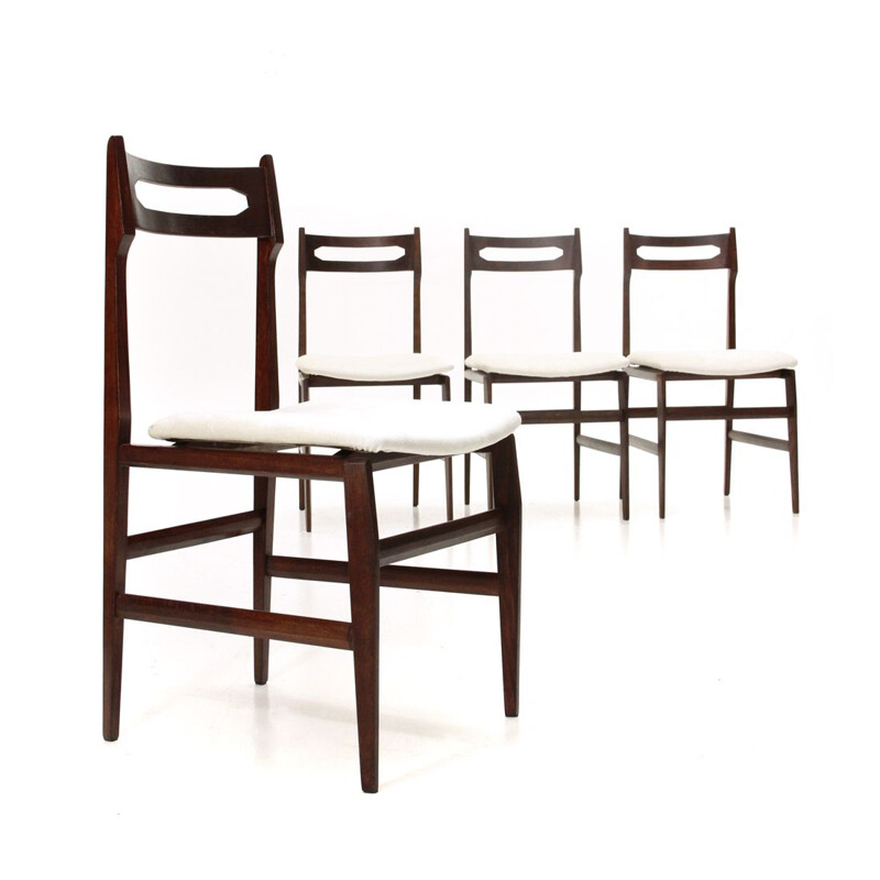 Suite de 4 chaises vintage italiennes en velours blanc et bois 1950