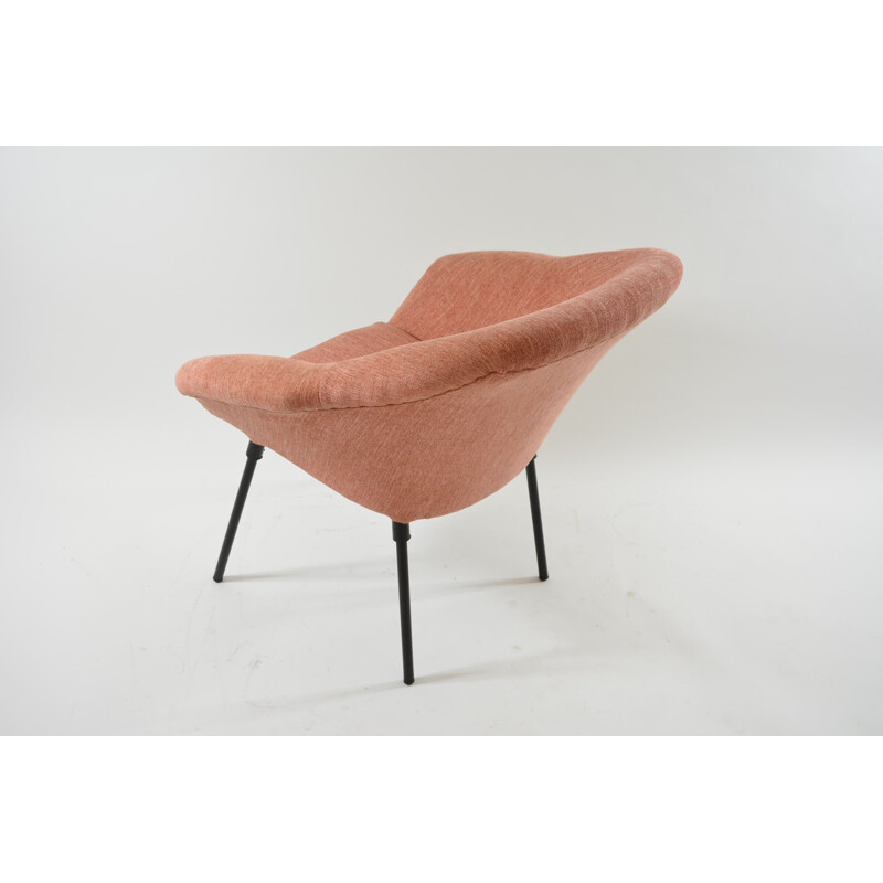 Vintage type shell armchair in pink fabric and metal 1970 
