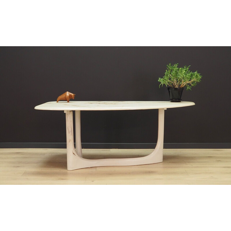 Table basse vintage conception danoise en marbre