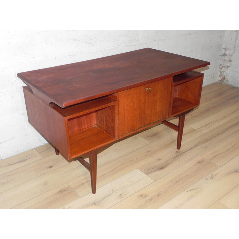 Bureau scandinave vintage en teck, Gunni OMANN - 1960