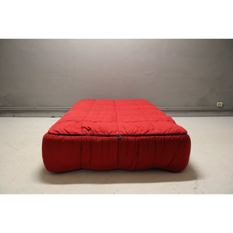 Arflex double bed in wood and red fabric, Cini BOERI - 1970s