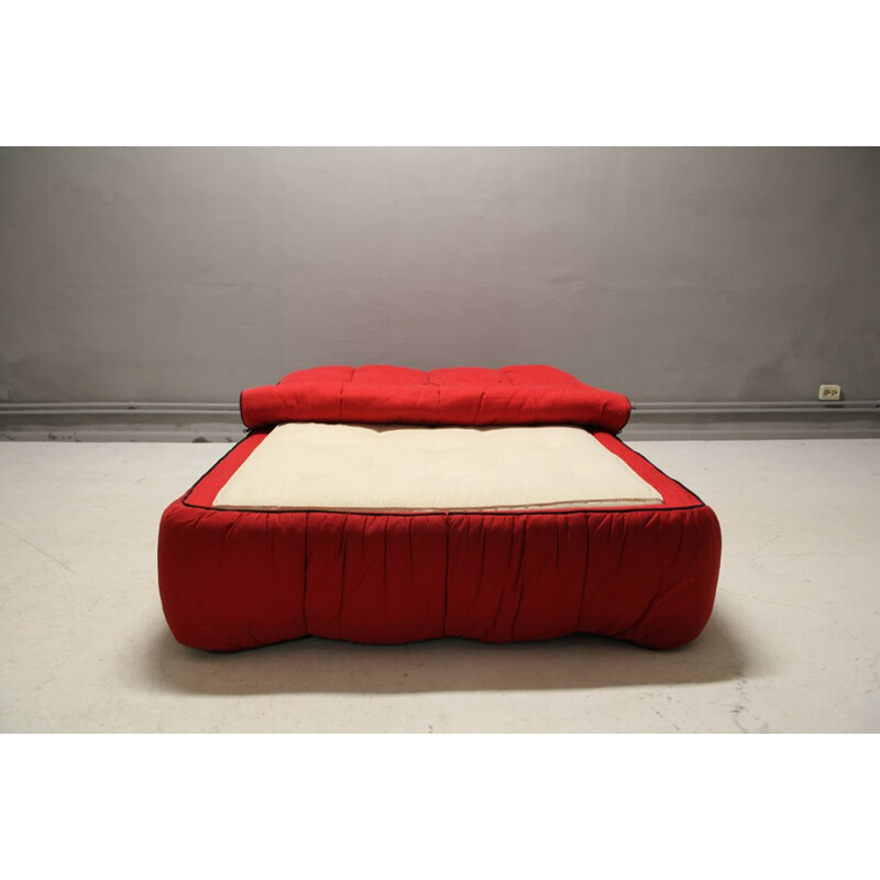 Arflex double bed in wood and red fabric, Cini BOERI - 1970s