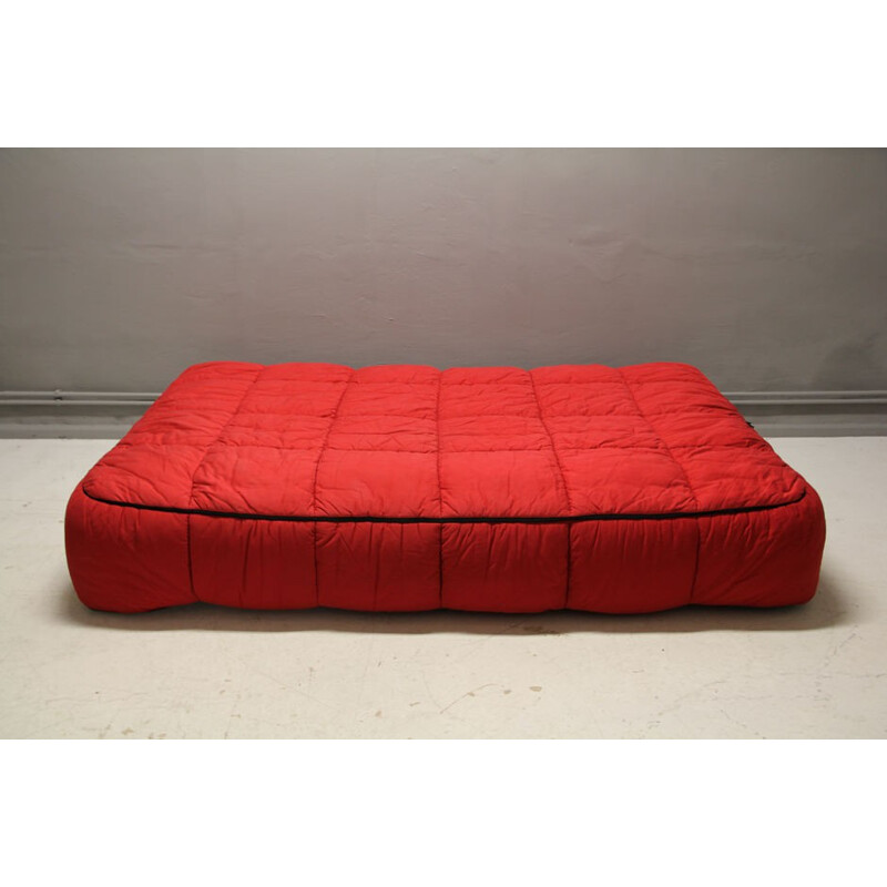 Arflex double bed in wood and red fabric, Cini BOERI - 1970s