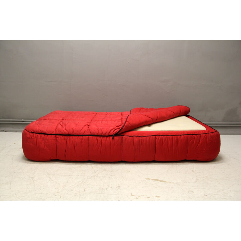 Arflex single bed in wood and red fabric, Cini BOERI - 1970s