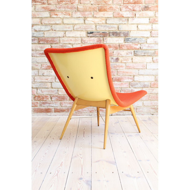 Fauteuil vintage par Miroslav Navratil en tissu Kvadrat rouge