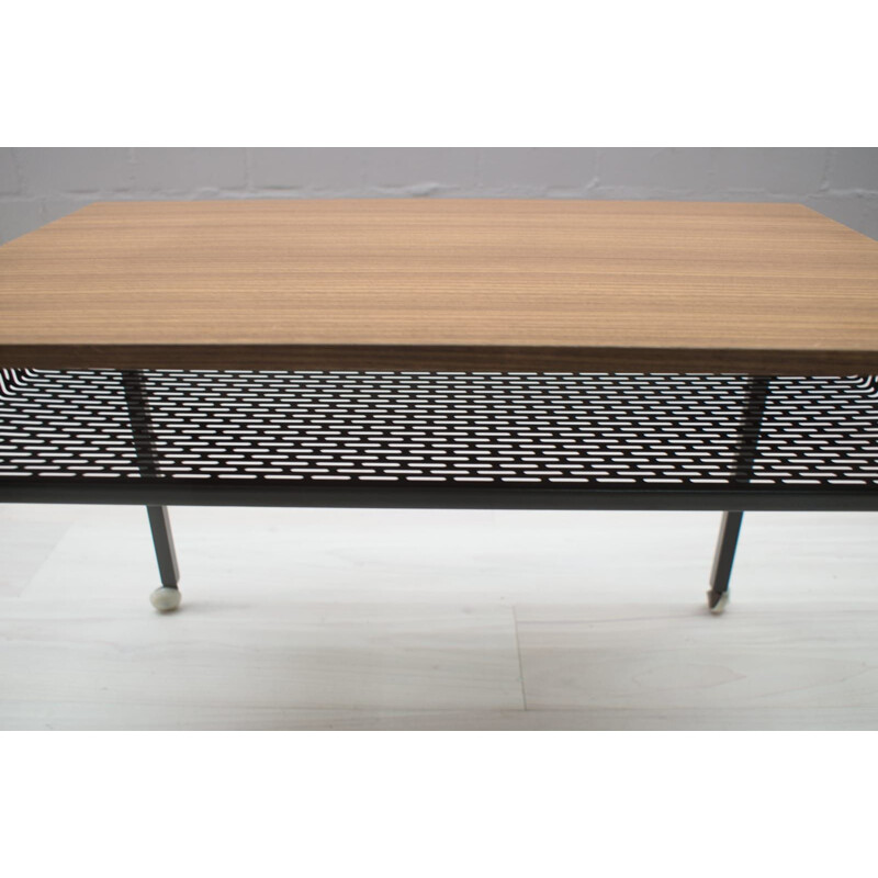 Table vintage roulante en formica et métal perforé 1960