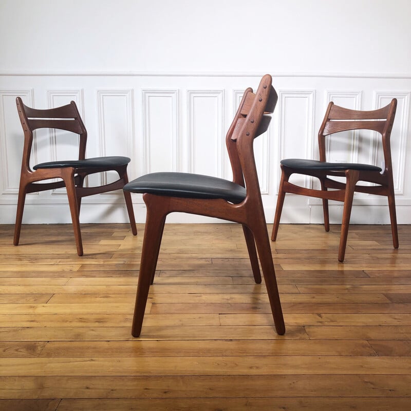 Set of 4 vintage chairs model 310 by Erik Buch, 1960