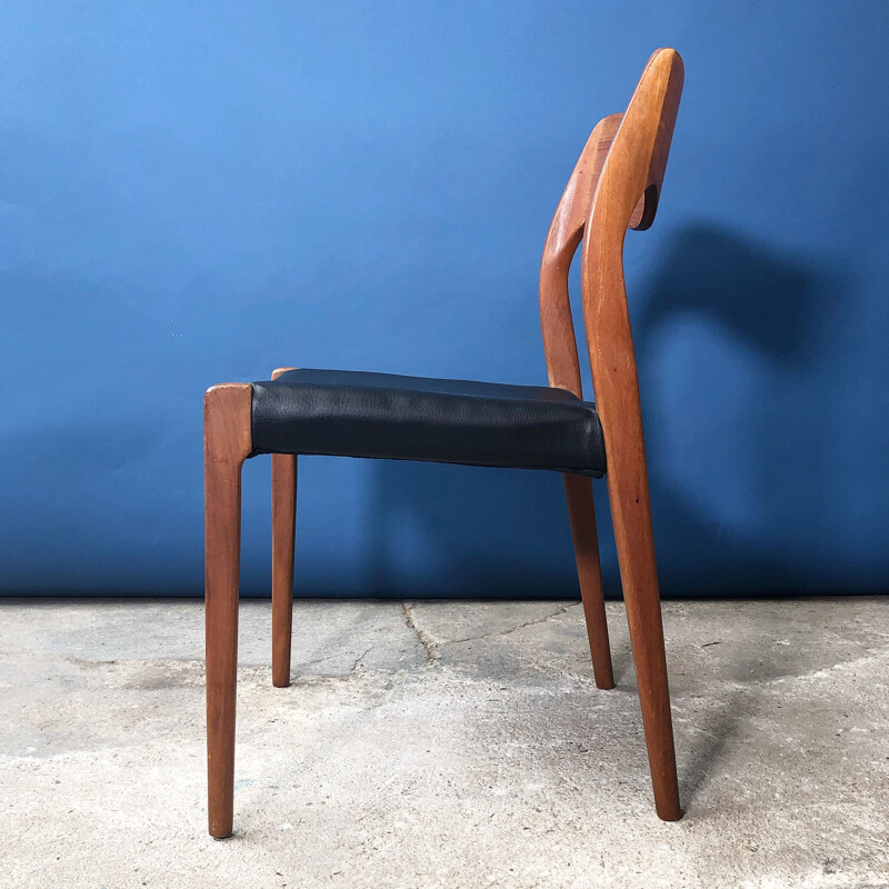 Set of 6 vintage chairs by Niels O. Moller 1960s