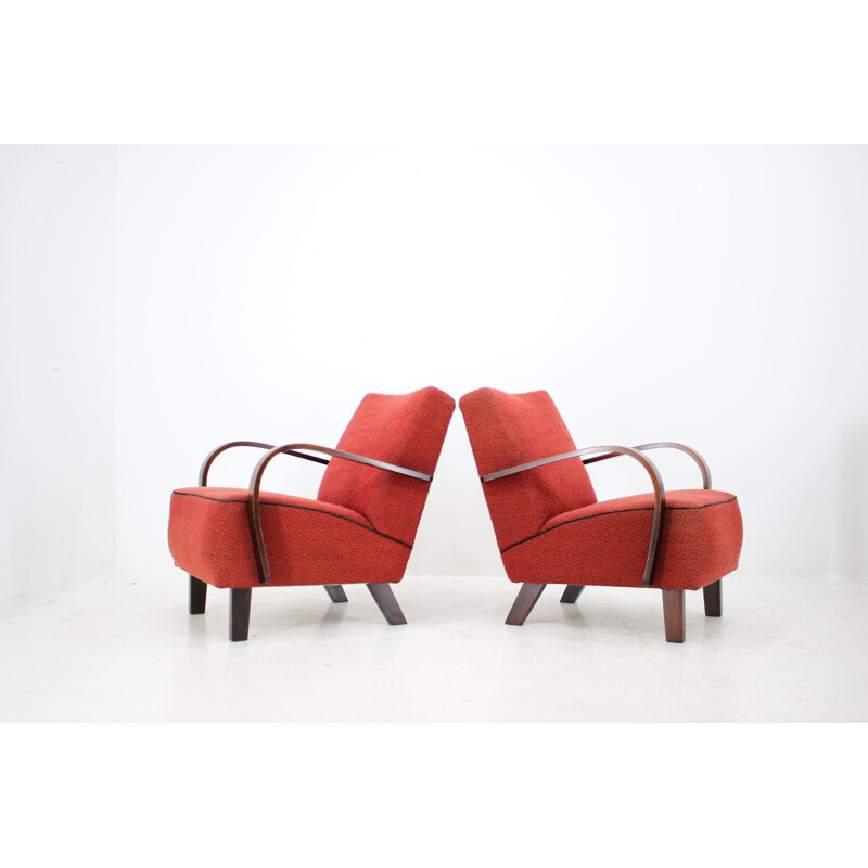 Set of two vintage armchairs by Jindřich Halabala
