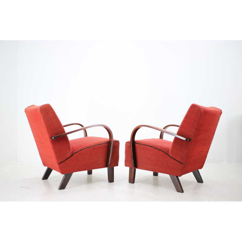 Set of two vintage armchairs by Jindřich Halabala