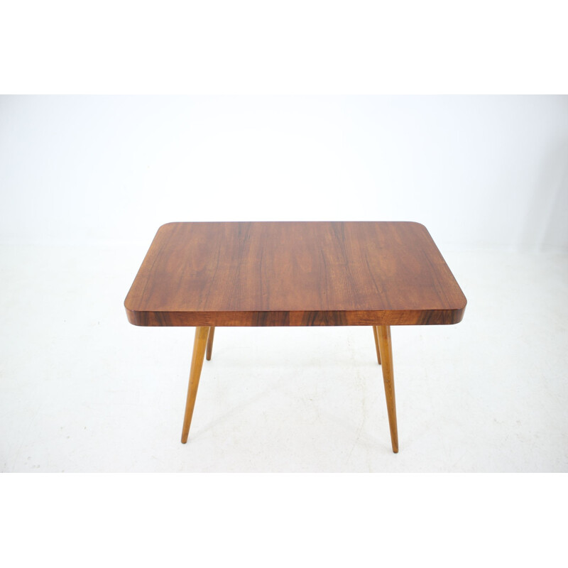 Table basse vintage conçue par Miroslav Navràti