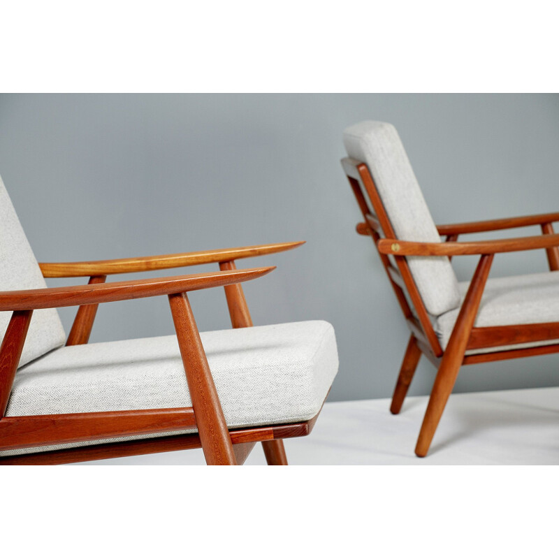 Set of 2 vintage Hans Wegner GE-270 Lounge Chairs
