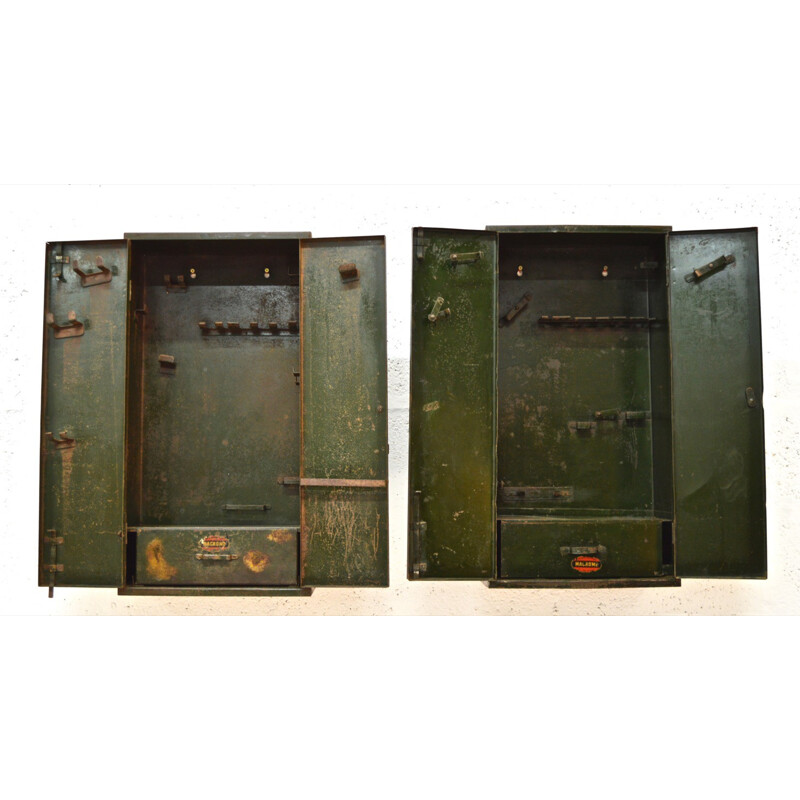 Petite armoire Macrome vintage industrielle en métal - 1960