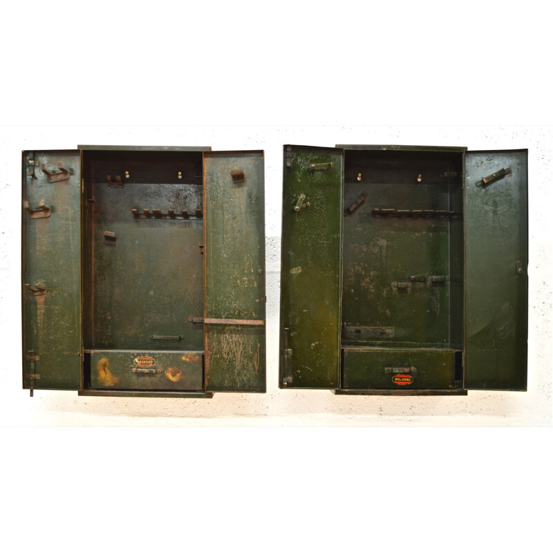 Petite armoire Macrome vintage industrielle en métal - 1960
