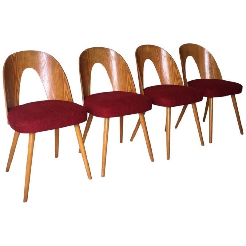 Suite de 4 chaises vintage pour Tatra Nabytok en tissu rouge et bois 1950