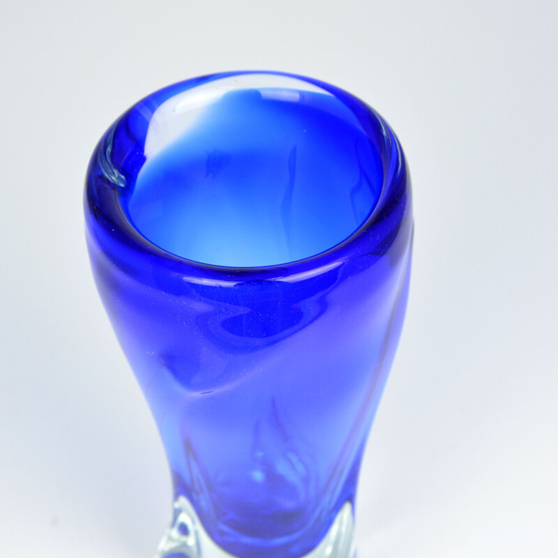 Blaue Vintage-Vase aus Glas von J. Beranek Skrdlovice, Tschechoslowakei 1960