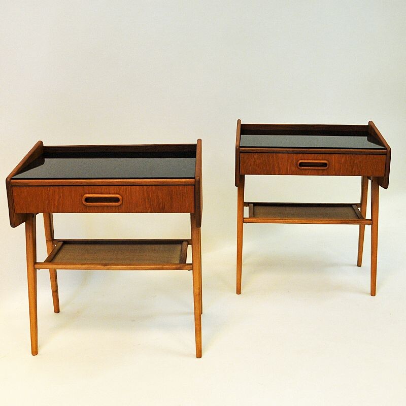 Paire de tables de chevet vintage en teck et verre Suède années 1960