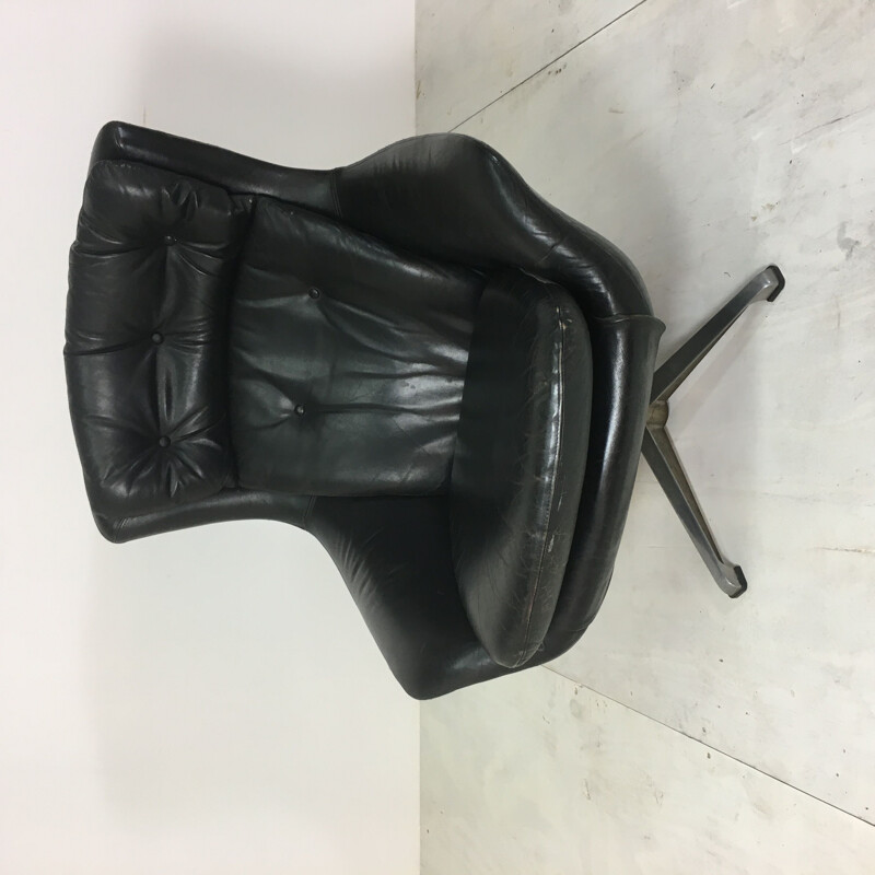 Vintage danish swivelling armchair in black leather 1960s