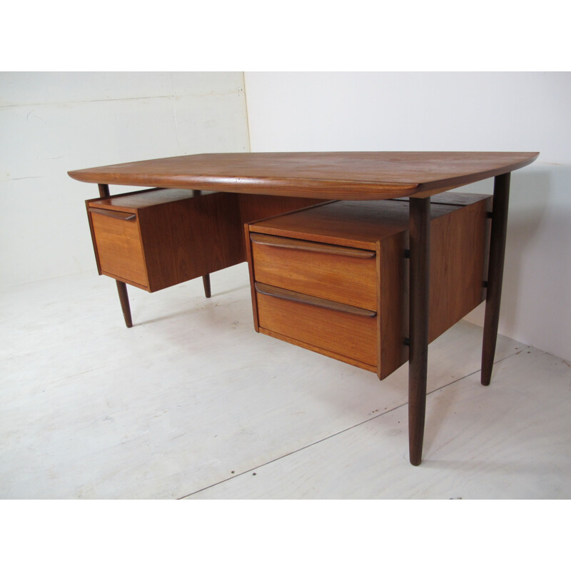 Vintage danish executive desk in teakwood 1950s