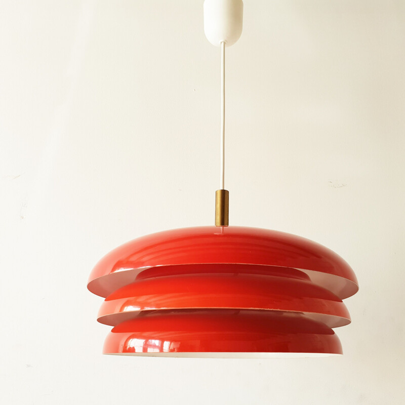 Scandinavian vintage hanging lamp in red steel and brass 1960