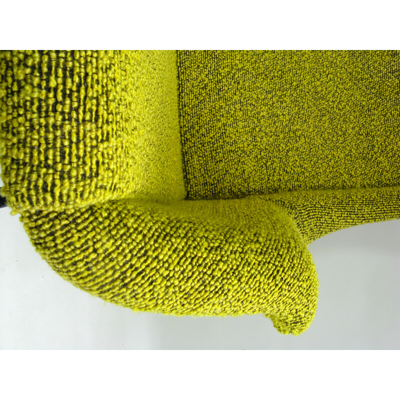 Poltrona Vintage Wingback em tecido amarelo e verde de Miroslav Navratil para Ton, 1960