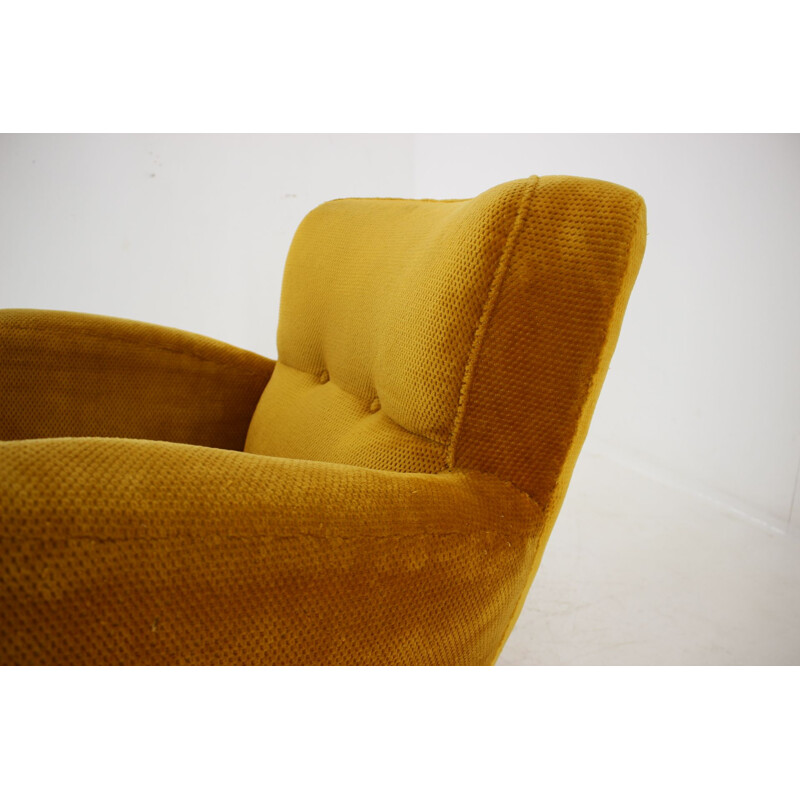 Fauteuil vintage Art Déco en tissu jaune et bois 1930