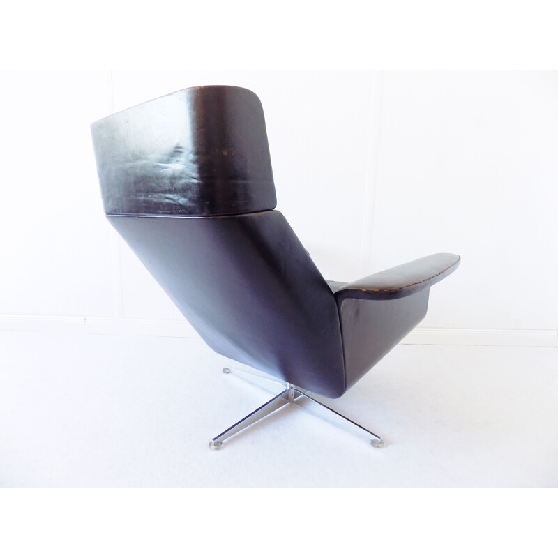 Vintage Siesta 62 lounge chair by Hans Kaufeld in black leather 1960s