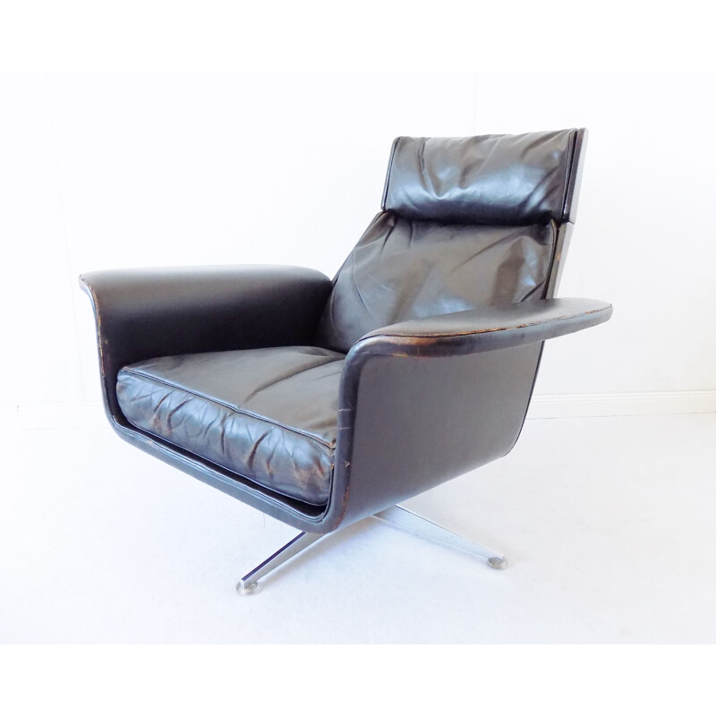 Vintage Siesta 62 lounge chair by Hans Kaufeld in black leather 1960s