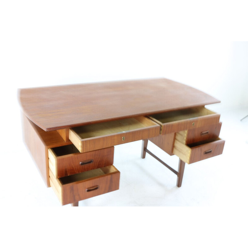 Vintage danish desk in teakwood 1960s